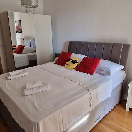 Apartments Anica 2 Makarska Esterno foto